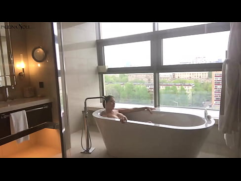 ❤️ Enorme babe die hartstochtelijk haar poesje aftrekt in de badkamer ️ Sex video at us ❌❤