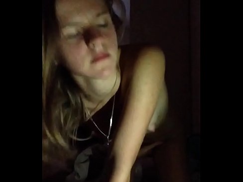 ❤️ Een meisje masturbeert en komt klaar ️ Sex video at us ❌❤